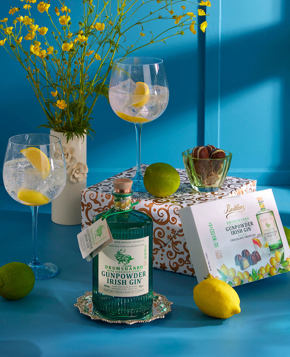 Gunpowder Gin Sardinian Citrus & Glasses Gift Hamper Gunpowder Gin Sardinian Citrus & Glasses Gift Hamper